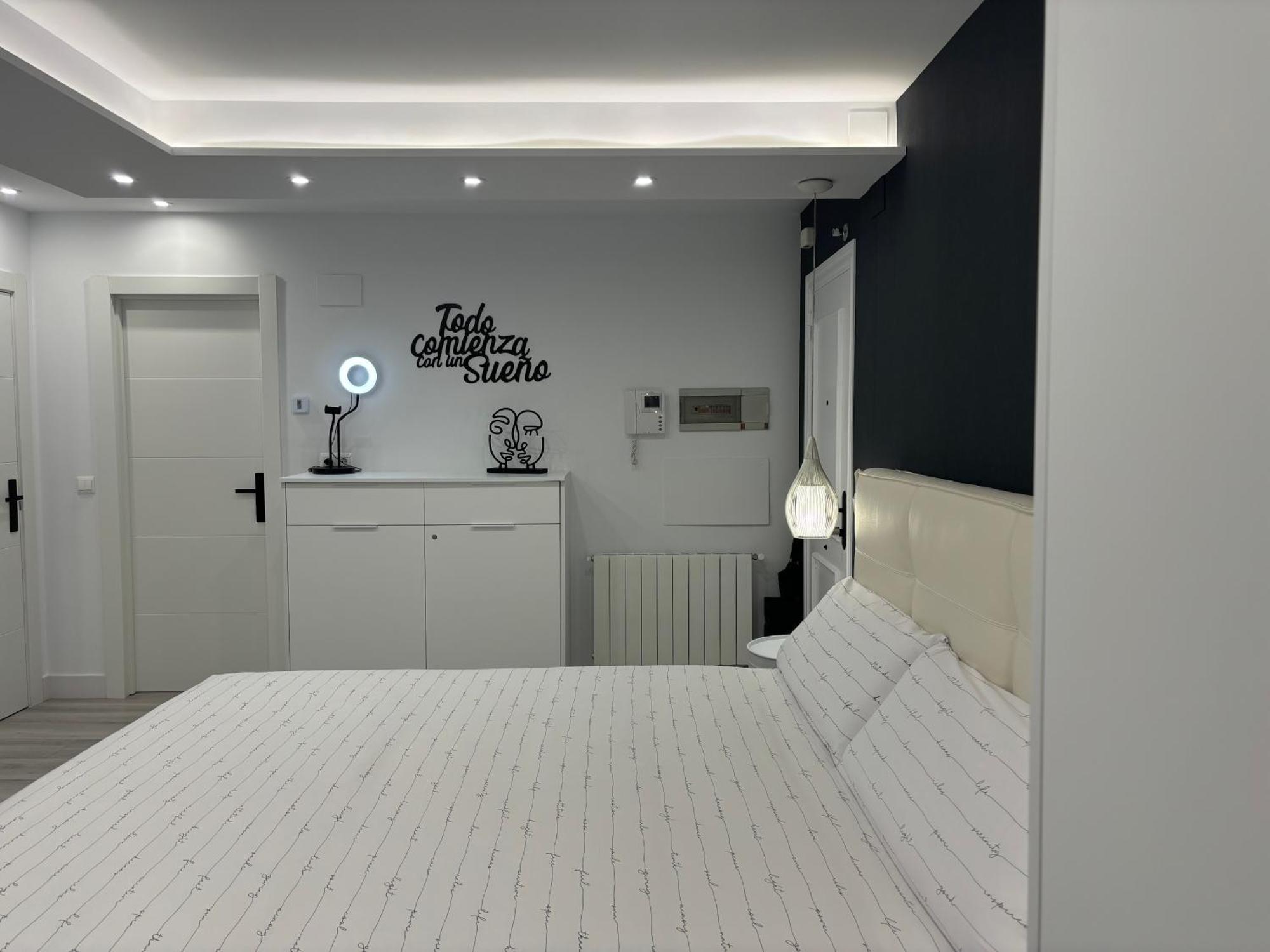 Black And White Suite Cervantes Castro Urdiales Buitenkant foto