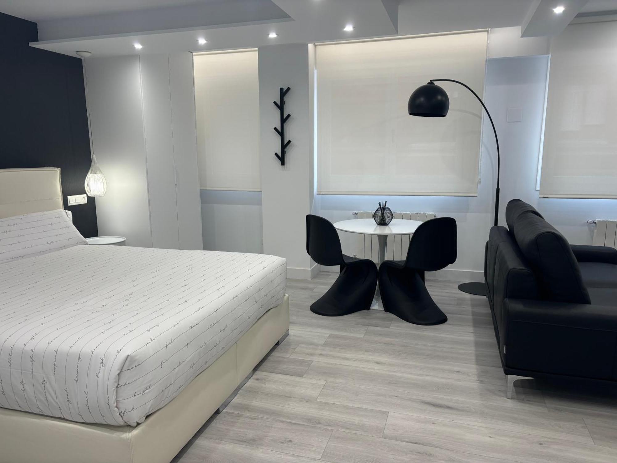Black And White Suite Cervantes Castro Urdiales Buitenkant foto